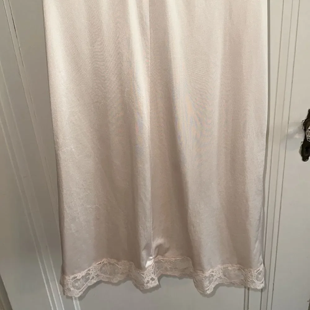 Vintage‎ Olga light pink nylon full slip with lace trim